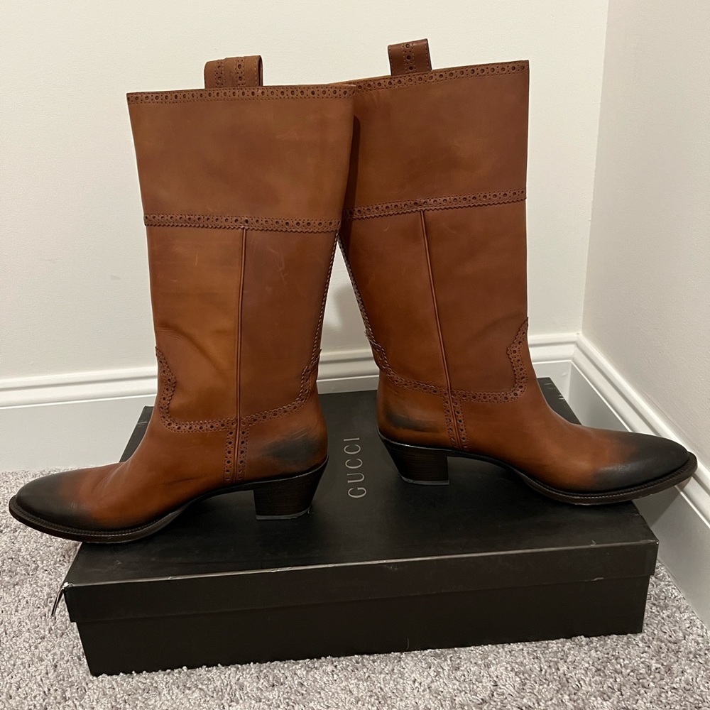 Gucci calf high brown leather boots. Pre-owned from non smoking home.